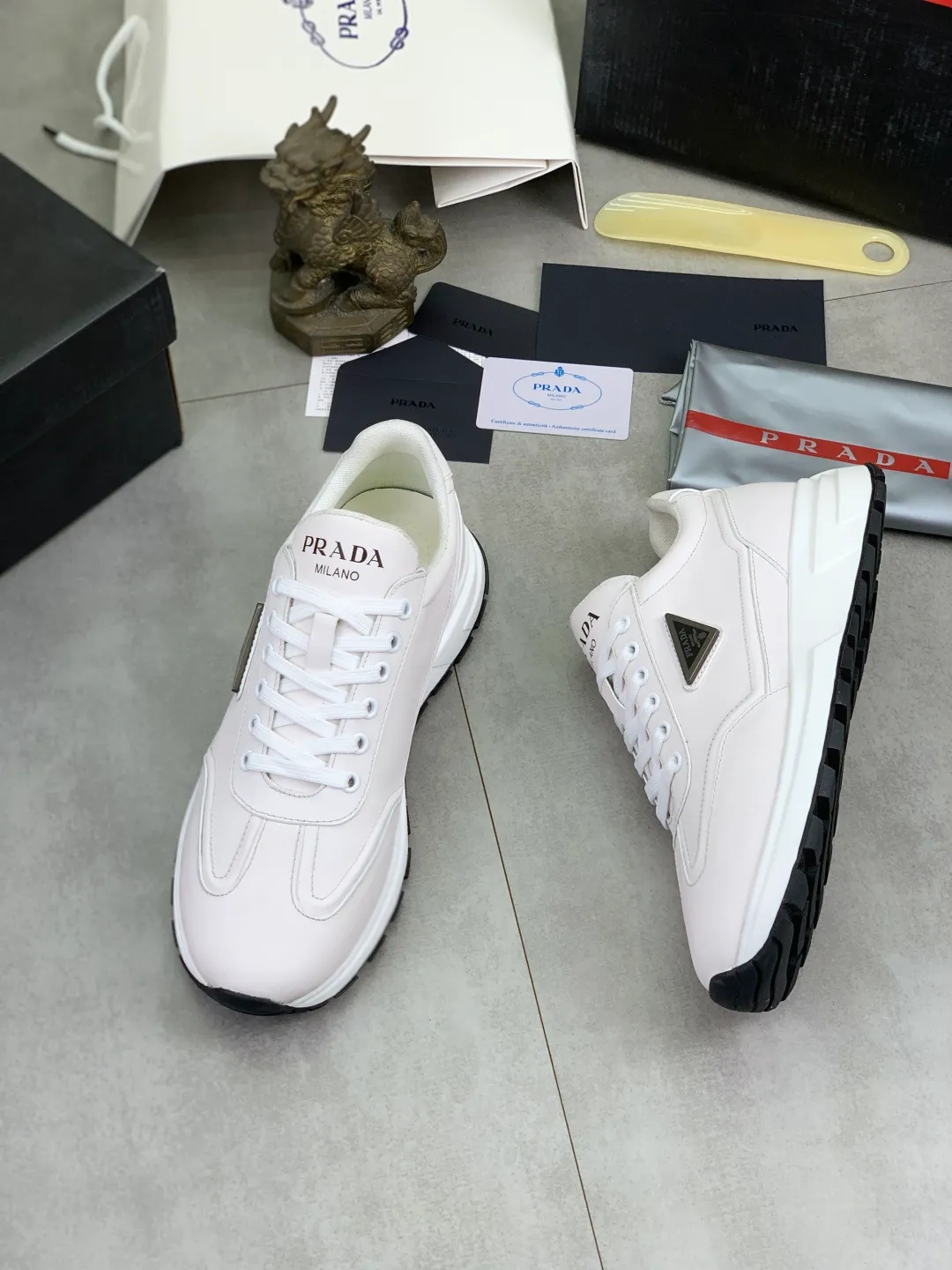 Men's men's shoes P600 💰[actual price] top quality, new popular models on the official website, timeless for a century, 🆘 The trendy brand (Prada) mainly promotes popular models, avant-garde and versatile fashionable men's shoes, privately molded, with cowhide splicing and 1:1 oil edge treatment... fashionable and simple, original imported cowhide with python skin, cowhide leather lining for feet; the atmosphere and personality are more fashionable, eye-catching and pursuing class. It will subvert the old idea and be a must-have for fashionistas who want to spend time with you! Must keep it! High-end comfortable and low-cost, high-end quality workmanship. Size: 38-45 4️⃣ colors available. full package